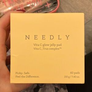 Needly Vita C glow jelly pad